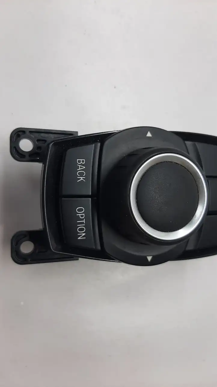 BMW 2 F22 F23 (2013 - 2017) 938167801 Кнопка фаркопа в багажнике — фото 5