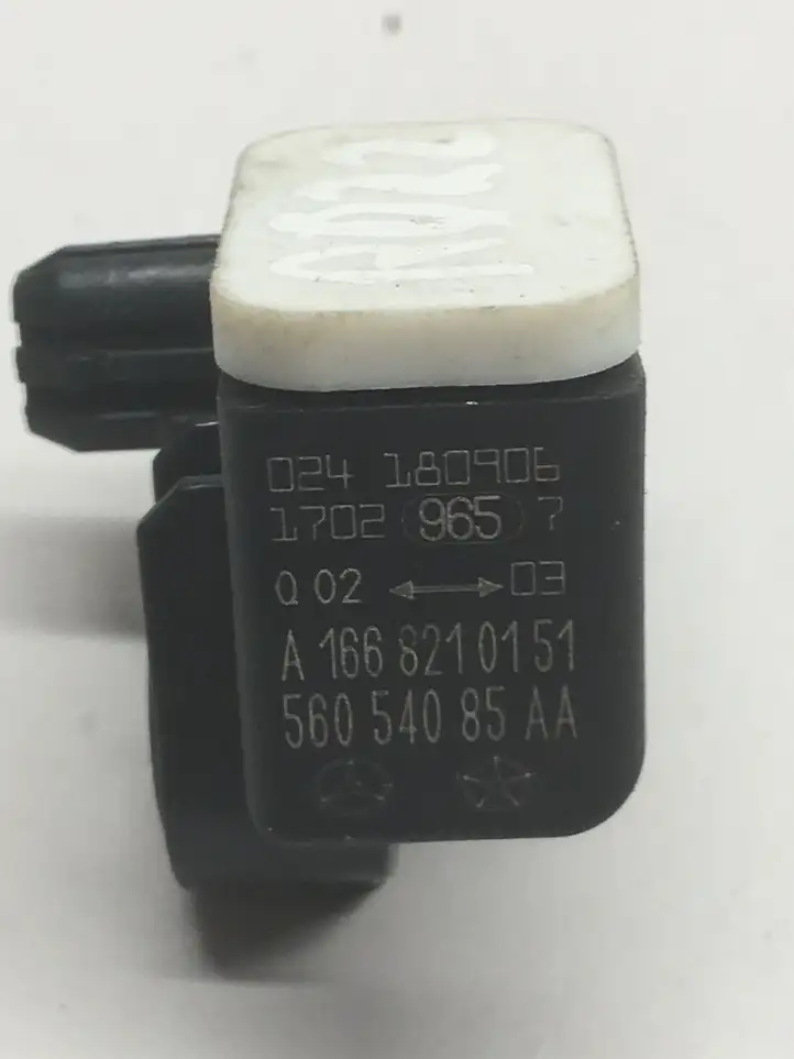 Mercedes-Benz ML W164 (2005 - 2011) A1668210151 Датчик удара SRS — фото 2