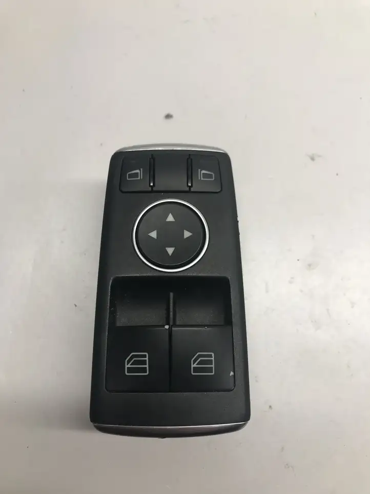 Mercedes-Benz C W204 (2007 - 2014) A1729056800 Блок кнопок стеклоподъемников — фото 1