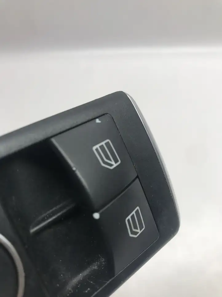 Mercedes-Benz C W204 (2007 - 2014) A1729056800 Блок кнопок стеклоподъемников — фото 8