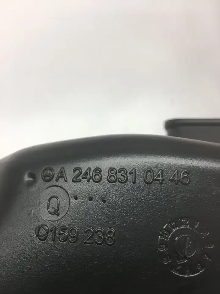 Mercedes-Benz CLA C117,X117,W117 (2013 - 2019) A2468310446 Другая деталь консоли (туннеля) — фото 2