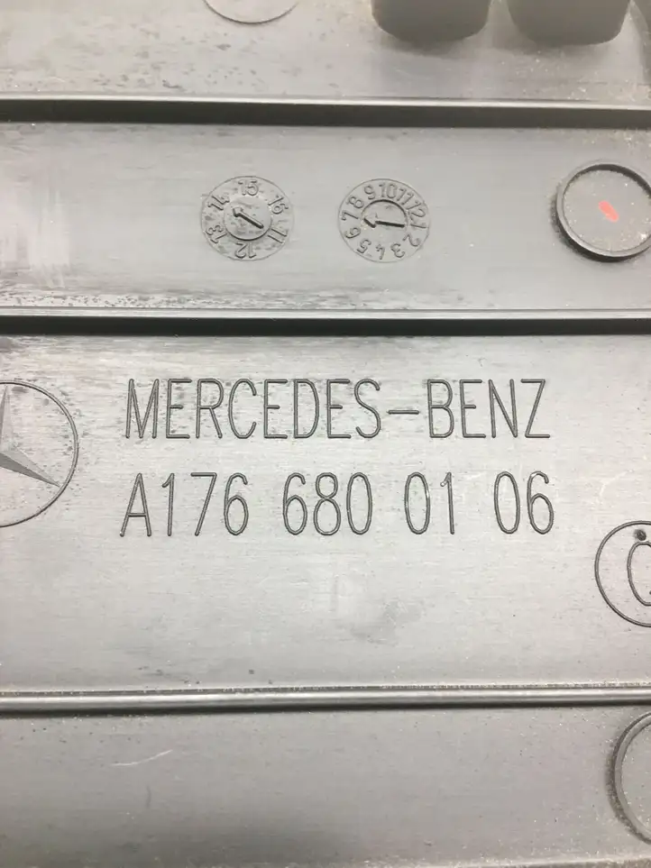 Mercedes-Benz CLA C117,X117,W117 (2013 - 2019) A1766800106 Нижняя отделка панели приборов — фото 3