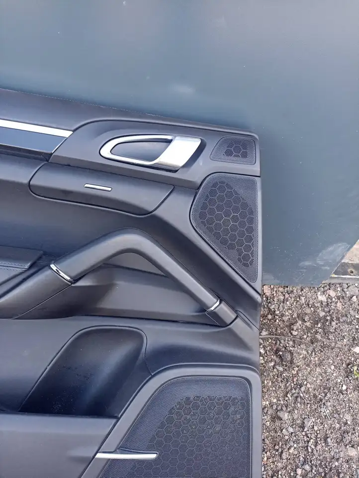 Porsche Cayenne (92A) (2011 - 2017) Обшивка задней двери — фото 2
