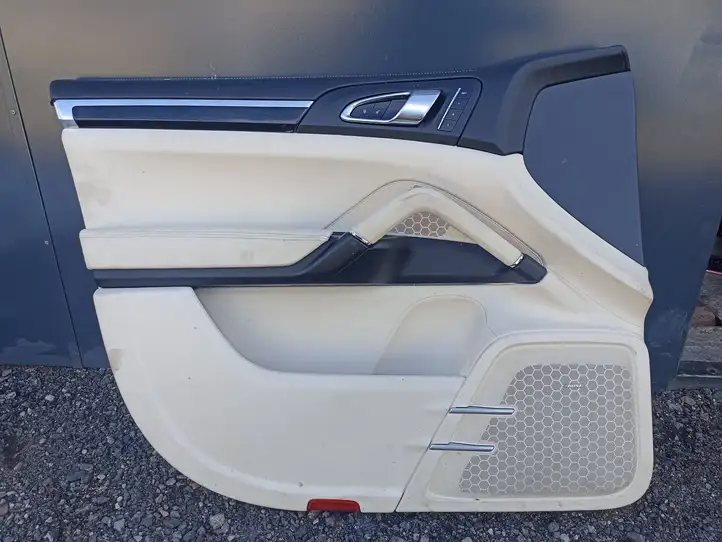 Porsche Cayenne (92A) (2011 - 2017) Обшивка задней двери — фото 1