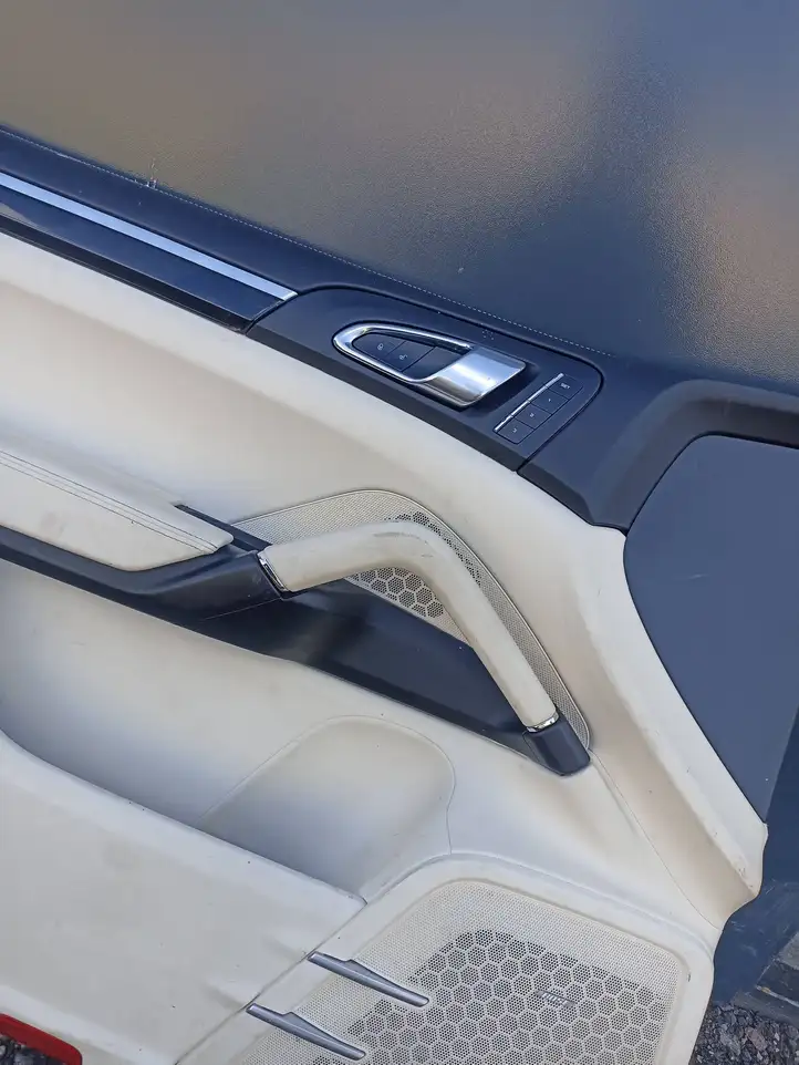 Porsche Cayenne (92A) (2011 - 2017) Обшивка задней двери — фото 2