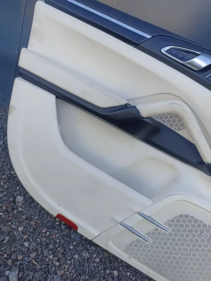 Porsche Cayenne (92A) (2011 - 2017) Обшивка задней двери — фото 7