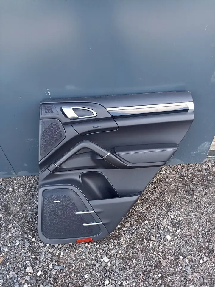 Porsche Cayenne (92A) (2011 - 2017) Обшивка задней двери — фото 1