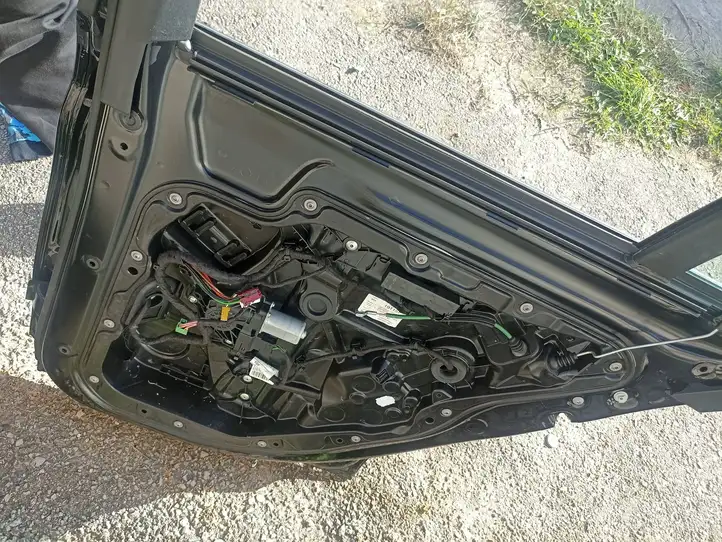 Mercedes-Benz C W205 (2014 - 2021) Задняя дверь — фото 4