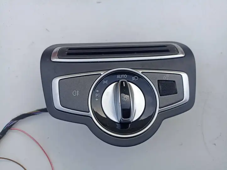 Mercedes-Benz GLC X253/C253 (2015 - ) A2059057007 Включатель фонарей — фото 1