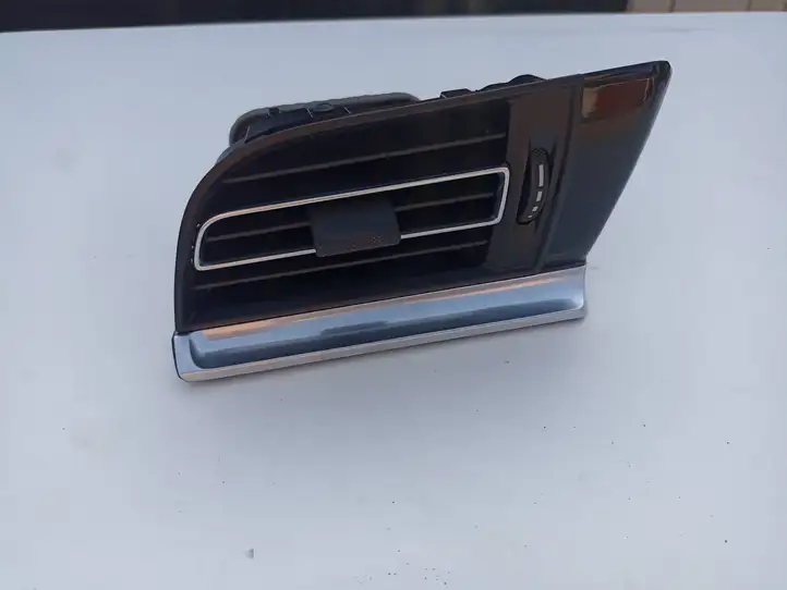 Porsche Macan (95B) (2019 - ) 95B819702H Боковой воздушный дефлектор — фото 2