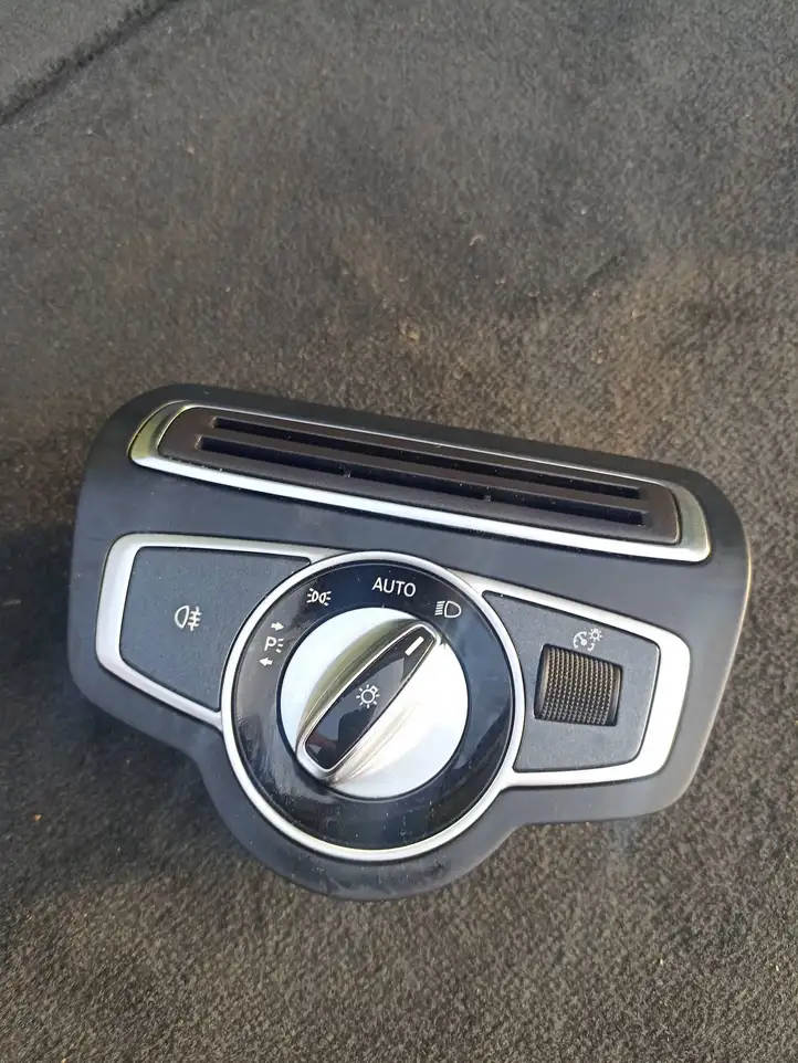 Mercedes-Benz C W205 (2014 - 2021) A2059057007 Включатель фонарей — фото 3