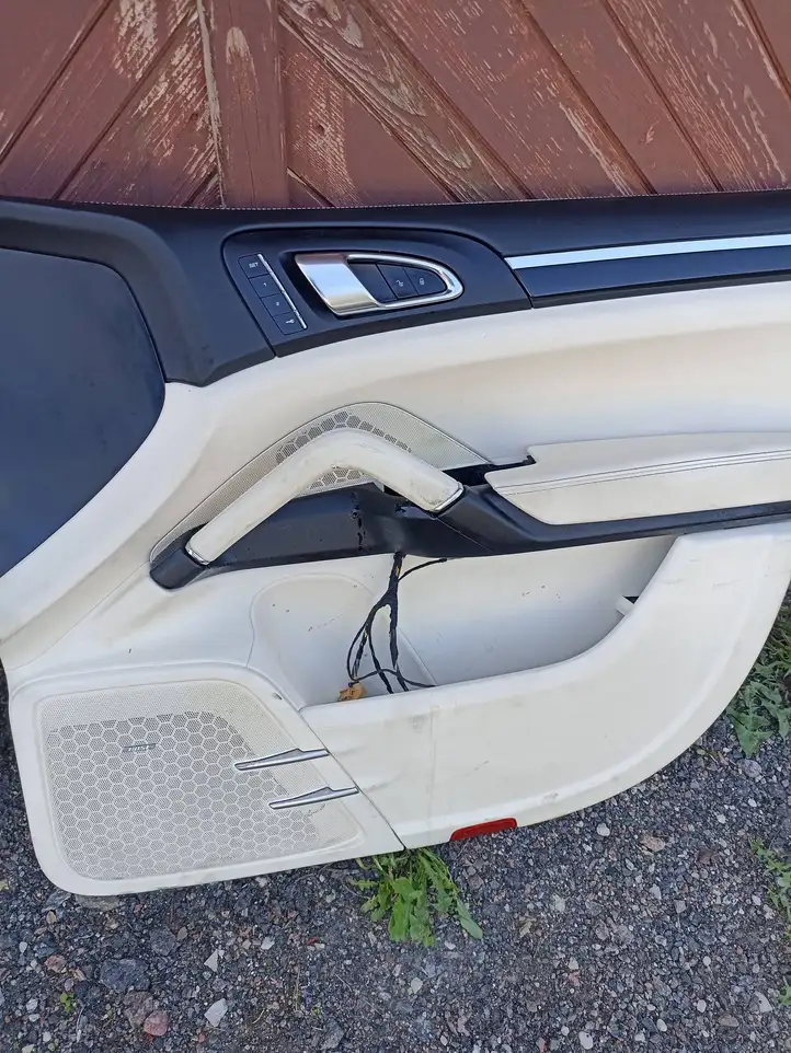 Porsche Cayenne (92A) (2011 - 2017) Обшивка передней двери — фото 3