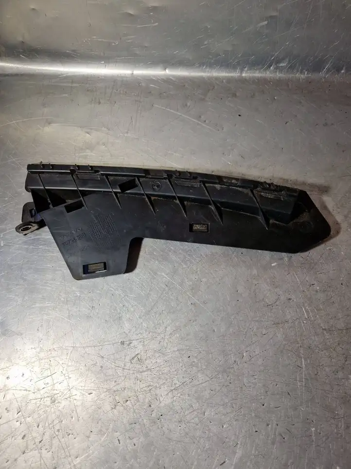Volvo V70 (2007 - 2013) 30796388 Кронштейн переднего бампера — фото 1