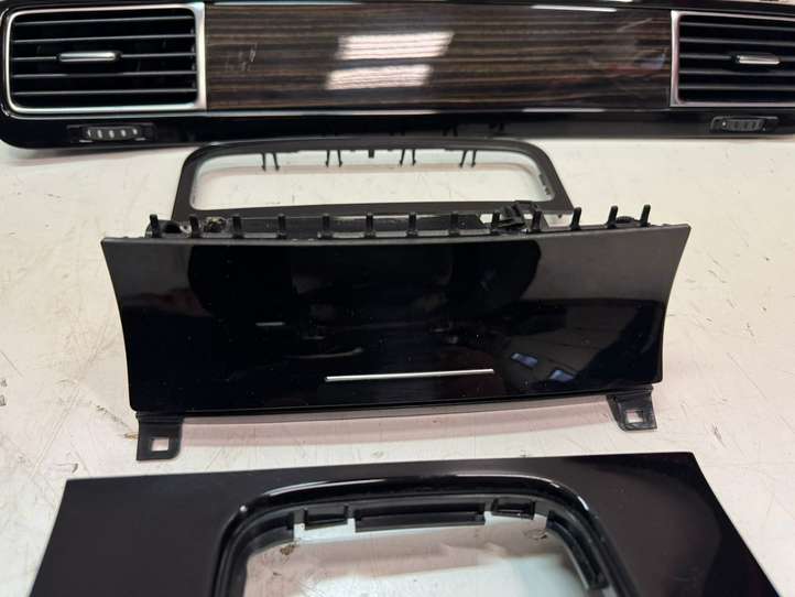 Volkswagen Touareg II (2010 - 2018)  7P1858418G Комплект внутренней декоративной отделки