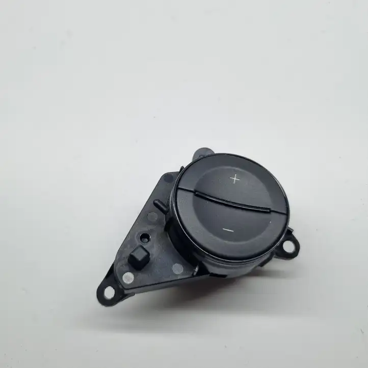 Mercedes-Benz C W204 (2007 - 2014) A2048210451 Кнопки на рулевом колесе — фото 1