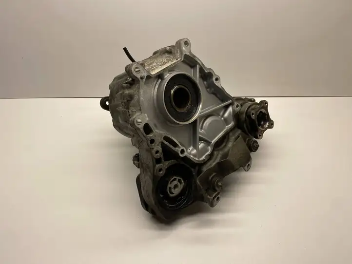 BMW 5 F10 F11 (2009 - 2016) ATC35L Раздаточная коробка — фото 1
