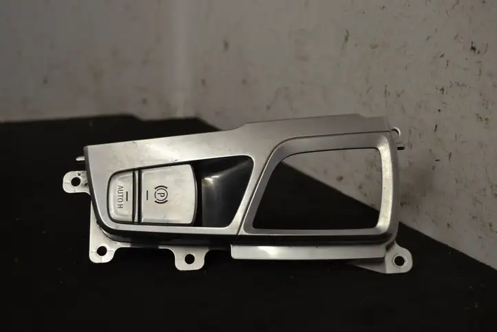 BMW 7 G11 G12 (2015 - 2022) 9384255 Включатель AUTO HOLD — фото 1
