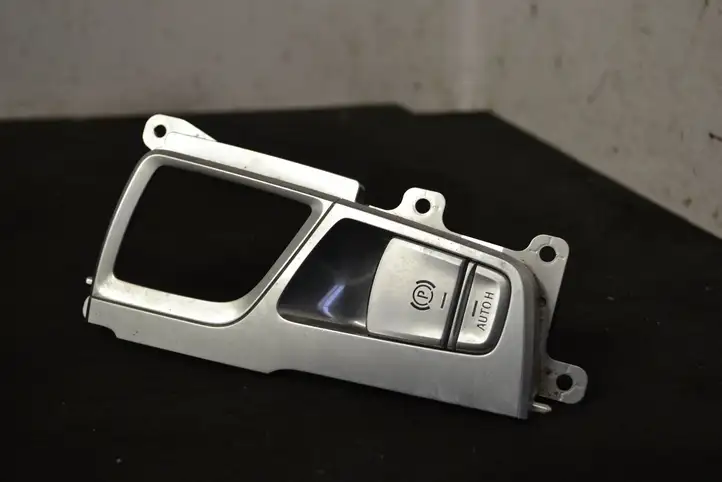 BMW 7 G11 G12 (2015 - 2022) 9384255 Включатель AUTO HOLD — фото 5