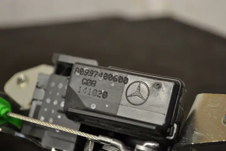Mercedes-Benz GLC X253/C253 (2015 - ) a0999068600 Доводчик крышки багажника — фото 2