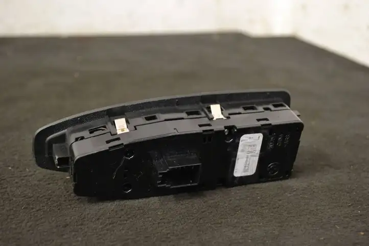 BMW 3 F30 F35 F31 (2012 - 2018) 9208109 Блок кнопок стеклоподъемников — фото 4