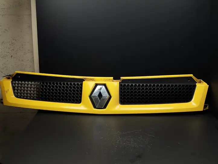 Renault Master II (1998 - 2003) 8200233765 Передняя решетка — фото 1