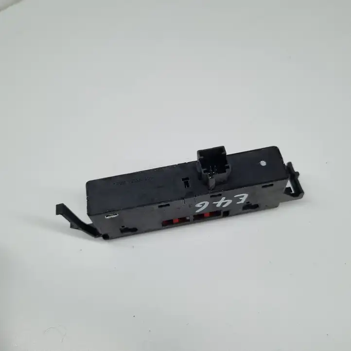 BMW 3 E46 (1998 - 2005) 61318381518 Кнопка стеклоподъемников — фото 3