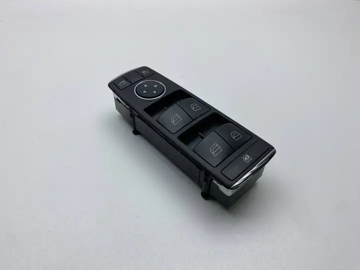 Mercedes-Benz C W204 (2007 - 2014) A2128208210 Блок кнопок стеклоподъемников — фото 1