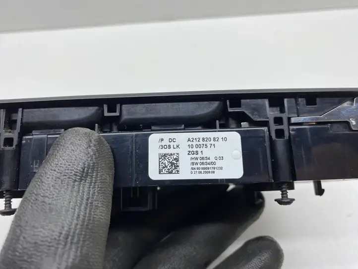 Mercedes-Benz C W204 (2007 - 2014) A2128208210 Блок кнопок стеклоподъемников — фото 6