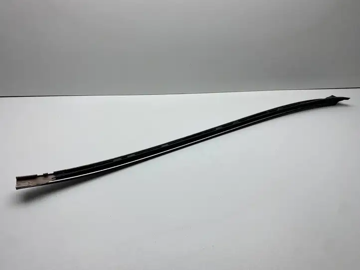 Mercedes-Benz C W204 (2007 - 2014) 0800023 Накладка стоек лобового стекла — фото 3