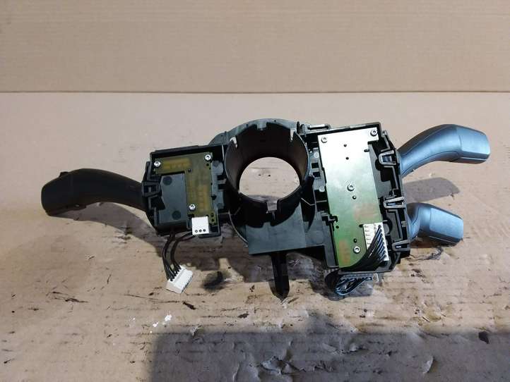 Audi A4 (2007 - 2011)  8K0953502BK Другие включатели / ручки/ переключатели