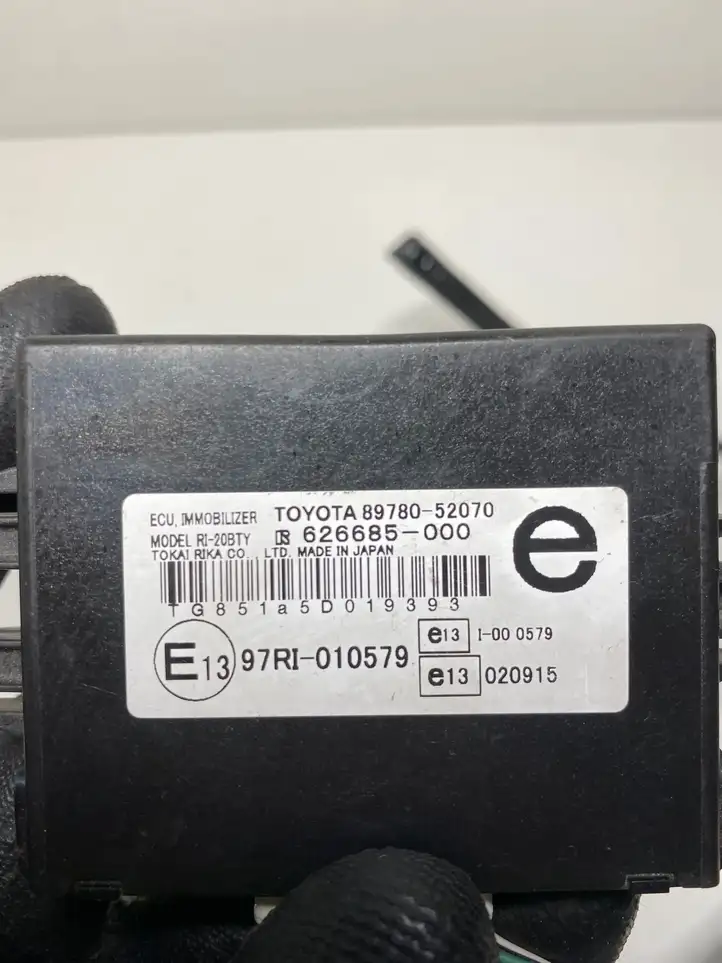 Toyota Corolla Verso AR10 (2004 - 2009) 8978052070 Блок иммобилайзера — фото 3