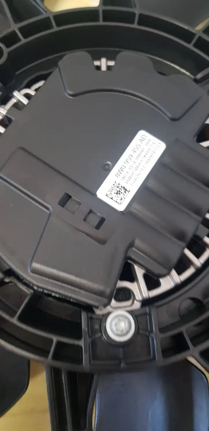 Audi Q7 4M (2015 - ) 8W0959455AE Дифузор радиатора — фото 3
