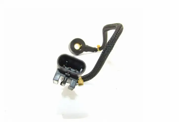 Mercedes-Benz C W204 (2007 - 2014) Датчик детонации — фото 1