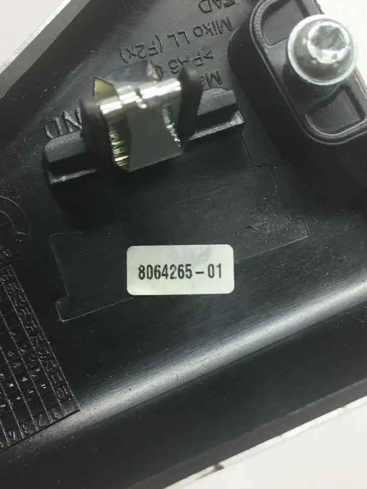 BMW 2 F22 F23 (2013 - 2017) 806426501 Другая деталь консоли (туннеля) — фото 9