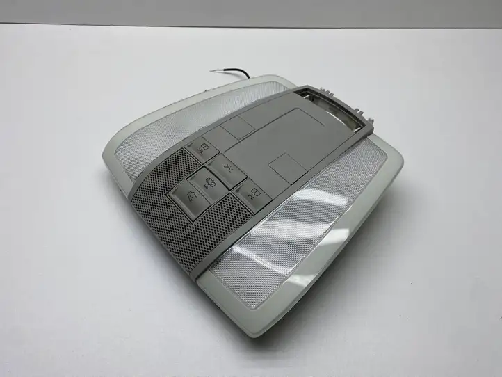 Mercedes-Benz C W204 (2007 - 2014) A2048202001 Передняя подсветка — фото 2