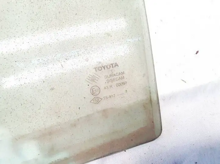 Toyota Auris 150 (2006 - 2012) Стекло задней двери — фото 2