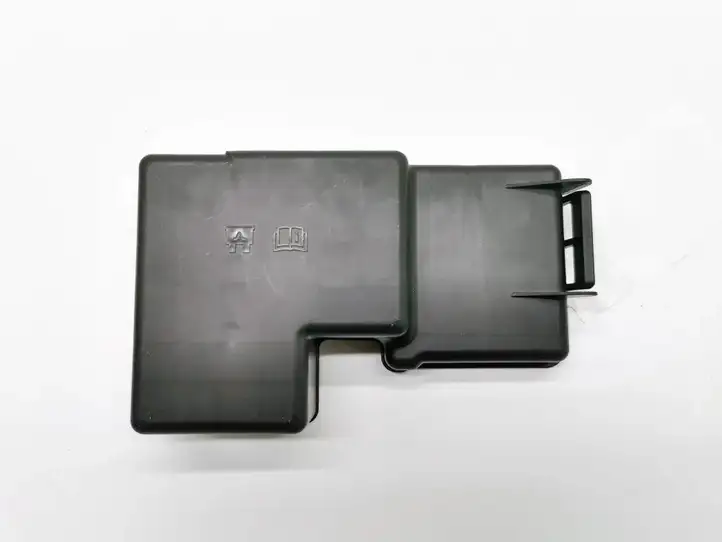 Volvo S90, V90 (2016 - 2020) 31676133 Крышка ящика предохранителей — фото 1