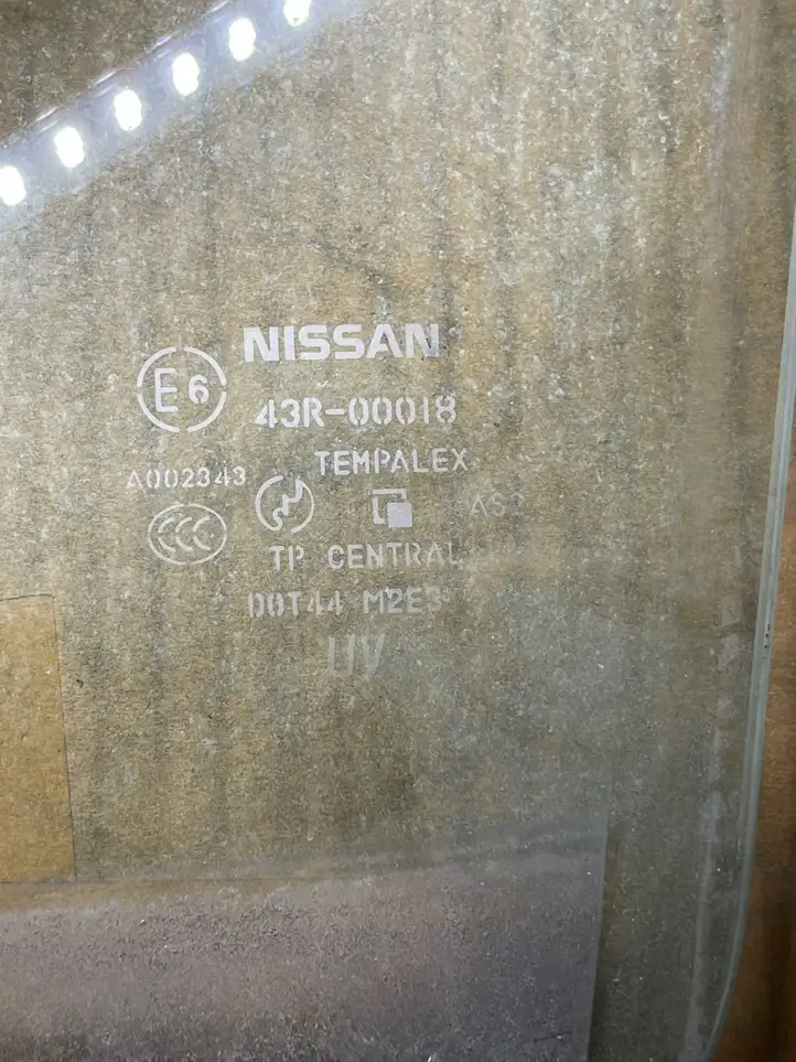Nissan X-Trail T30 (2001 - 2007)   Основное стекло передних дверей (четырехдверного автомобиля)