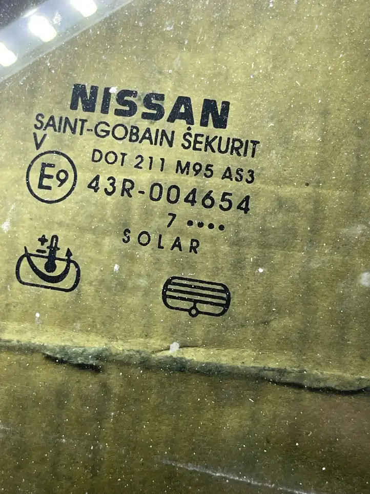 Nissan Navara D40 (2004 - 2015) Стекло задней двери — фото 2