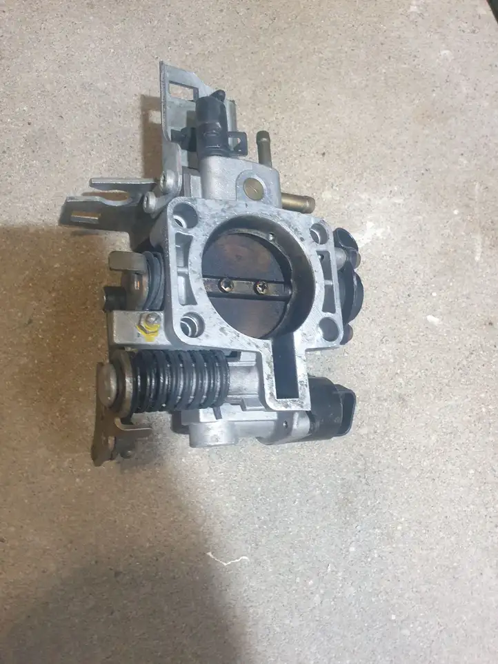 Opel Astra G (1998 - 2004) 90529710 Дроссельная заслонка — фото 4