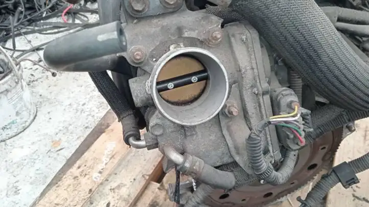 Toyota Yaris (2005 - 2009) 2203021030 Дроссельная заслонка — фото 1