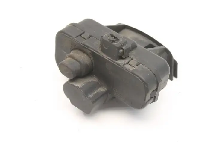 Volkswagen Tiguan (2007 - 2011) 5N0810773B Замок крышки топливного бака — фото 1