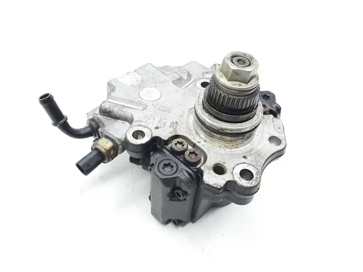 Mercedes-Benz C W204 (2007 - 2014) A6510700801 Топливный насос — фото 1
