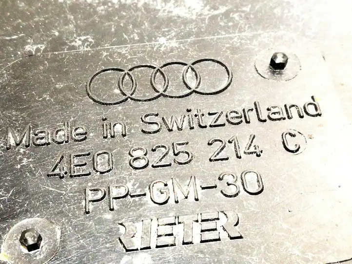 Audi A8 S8 D3 4E (2005 - 2007) 4E0825214C Защита топливного бака — фото 2