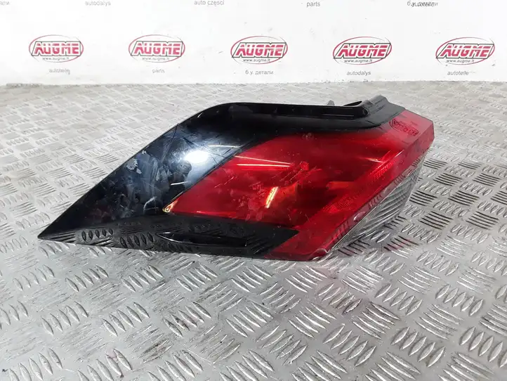 Toyota RAV 4 (XA50) (2018 - ) 8156042230 Задний фонарь в кузове — фото 1