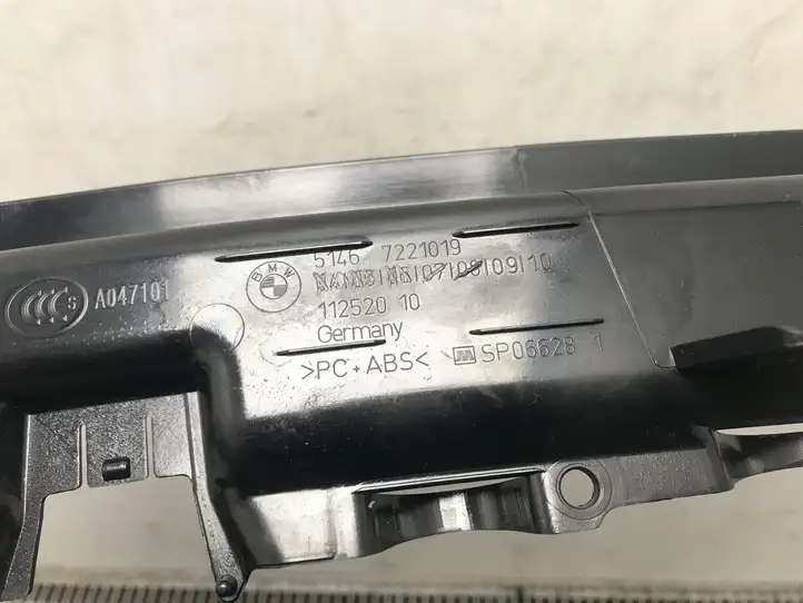 BMW 3 F30 F35 F31 (2012 - 2018) 7221019 Решетка в подоконнике — фото 3