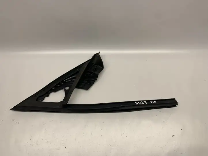 Mercedes-Benz CLA C117,X117,W117 (2013 - 2019) A1177250229 Уплотнитель передней двери (кузов) — фото 1