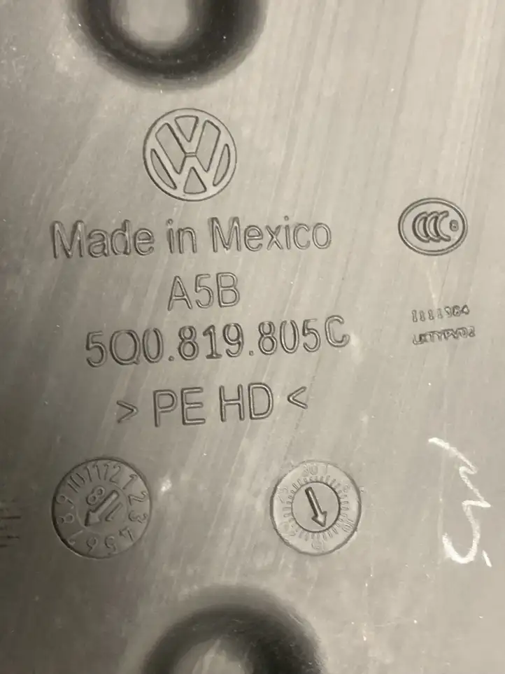 Volkswagen Jetta VII (2019 - ) 5Q0819805C Другая деталь консоли (туннеля) — фото 8