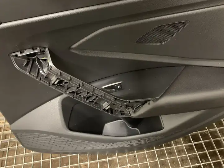 Volkswagen Jetta VII (2019 - ) 17A867212D Обшивка задней двери — фото 5