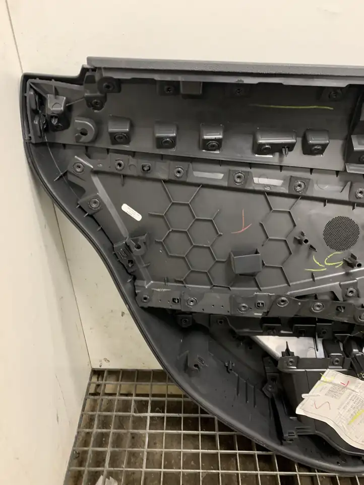 Volkswagen Jetta VII (2019 - ) 17A867212D Обшивка задней двери — фото 7